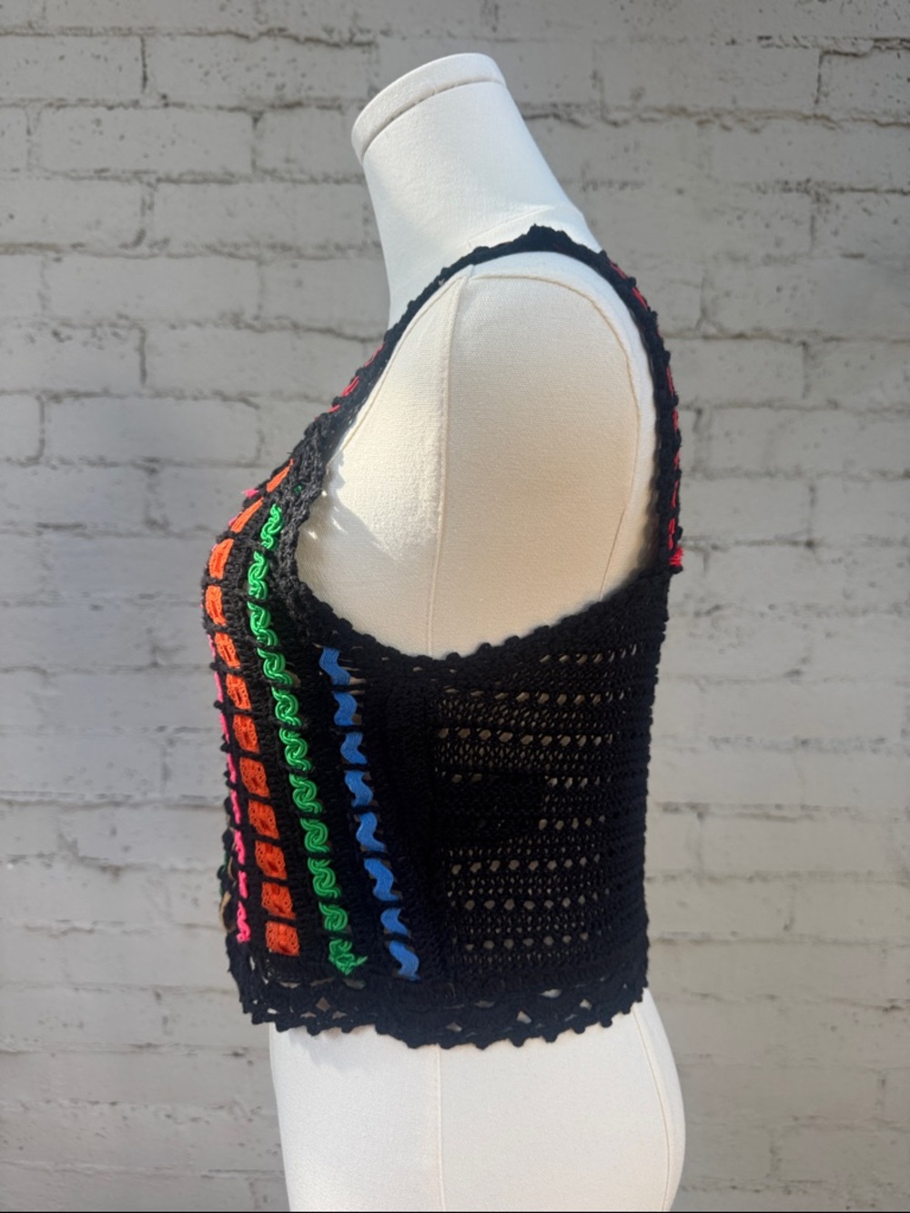 Alice + Olivia Lorri Crochet Tank Top Black / Multi Size S - Picture 10 of 15
